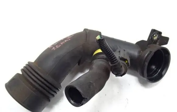 Peugeot 5008 Intercooler hose/pipe 9683725080