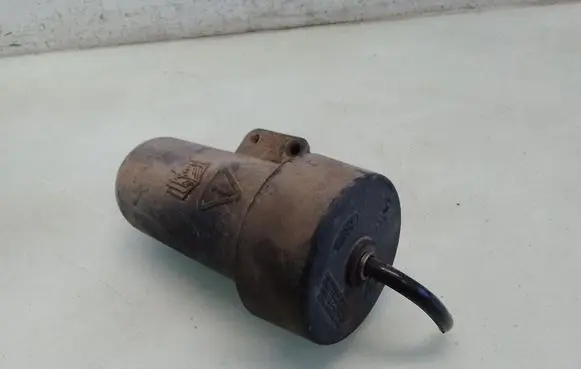 Vacuum air tank
