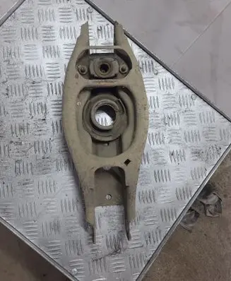 BMW 3 E92 E93 Front shock absorber mounting bracket 