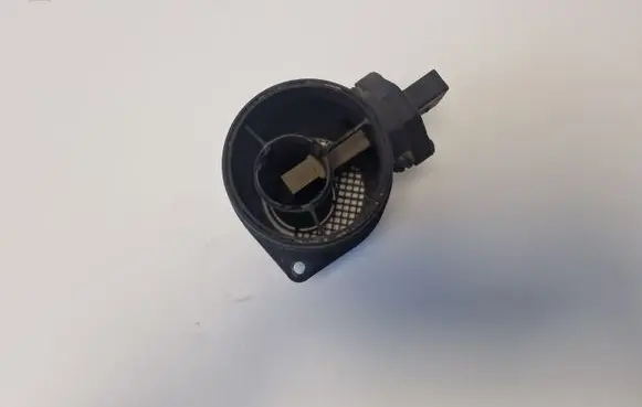 Volkswagen Golf V Mass air flow meter 074906461B