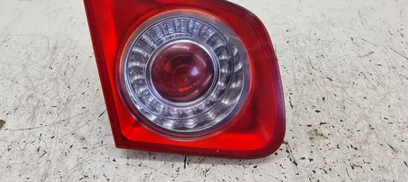 Volkswagen Jetta V Tailgate rear/tail lights 1K5945093