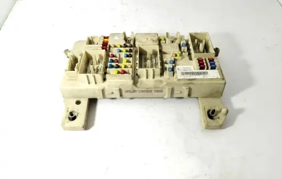 Ford Focus Fuse module 7M5T14A073CE