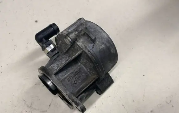 Renault Scenic II - Grand scenic II Vacuum pump