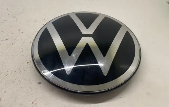 Volkswagen Jetta VII Manufacturer badge logo/emblem 5H0853601P