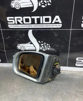 Mercedes-Benz E W210 Front door electric wing mirror 331079