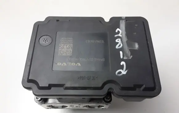 Volvo V40 ABS Pump 31400643