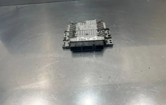 Ford Fiesta Engine control unit/module 8V2112A650EB 5WS40584B
