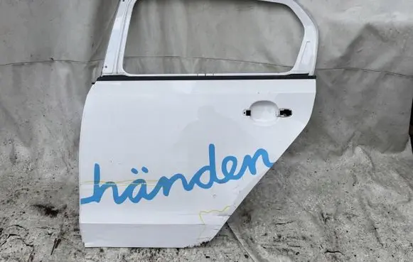Volkswagen Up Rear door 1S4