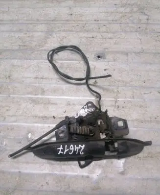 Volkswagen PASSAT B5 Engine bonnet/hood lock/catch 3B0823509M