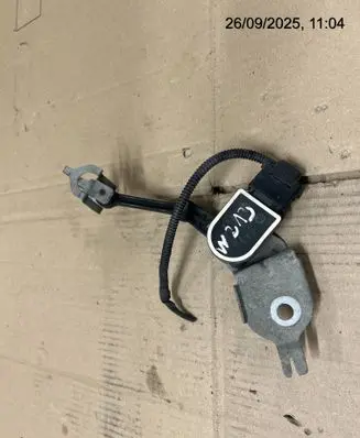 Mercedes-Benz E W213 Front air suspension height level sensor A0009053704 0009053704