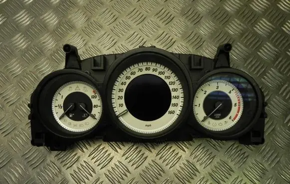 Mercedes-Benz E W212 Speedometer (instrument cluster) A2129001025 B1043