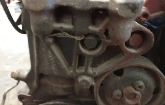 Volkswagen Transporter - Caravelle T5 Engine mounting bracket