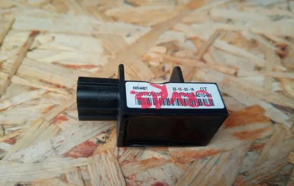 Honda CR-V Airbag deployment crash/impact sensor