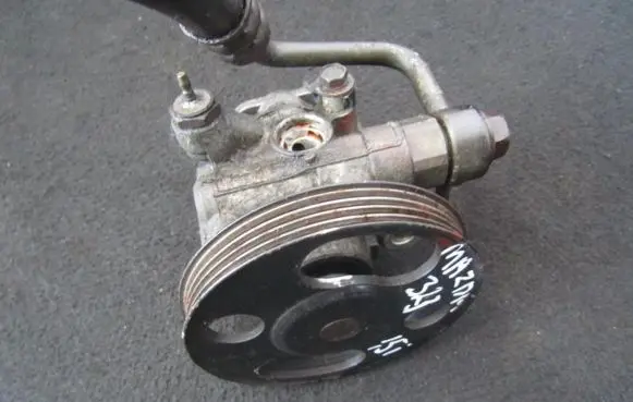 Mazda 323 Power steering pump