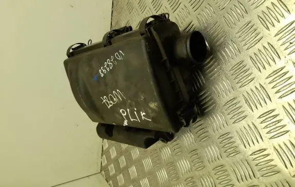 Toyota Prius (XW20) Air filter box 2220422010
