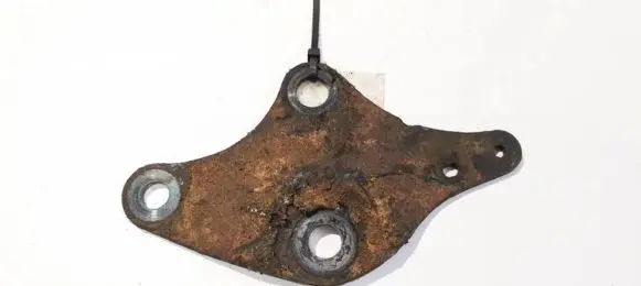 Peugeot 407 Engine mounting bracket
