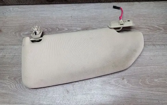Sun visor