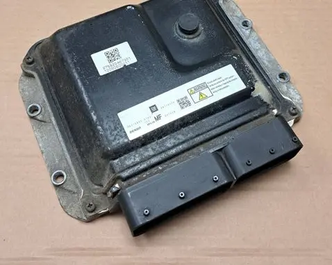 Opel Zafira B Engine control unit/module ECU 98113173 D07008 MB2758008166