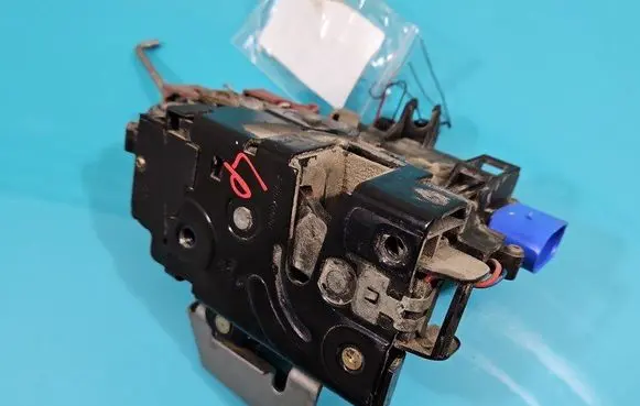 Audi A3 S3 8P Front door lock 4E1837015 IMPRK1423999