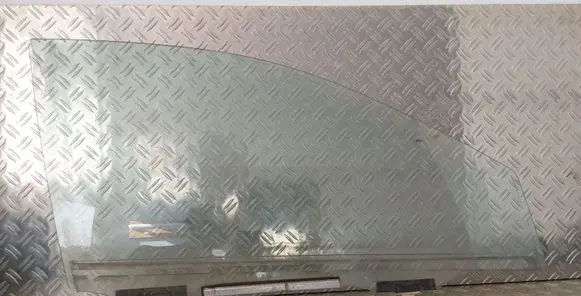 Toyota Corolla E120 E130 Front door window glass four-door 43R00011