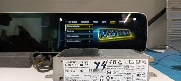 Mercedes-Benz GLE W167 Radio/CD/DVD/GPS head unit A1679006622