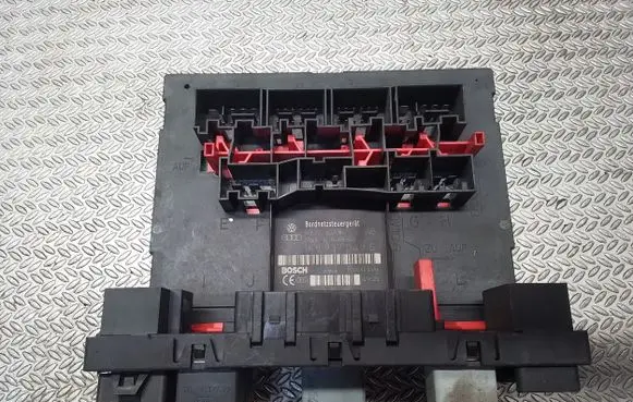 Volkswagen Caddy Comfort/convenience module 1K0937049S