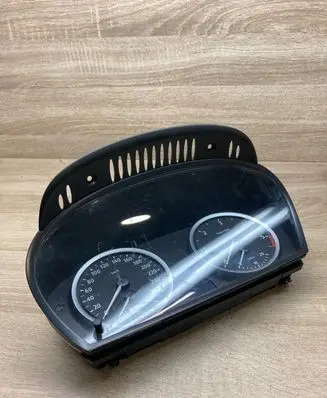 Speedometer (instrument cluster)