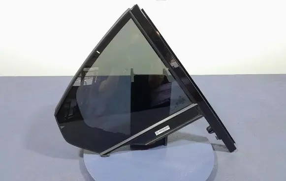 BMW 3 G20 G21 Rear door window glass 7425084