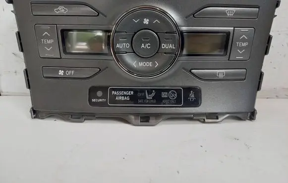 Toyota Auris 150 Climate control unit 5590002220B
