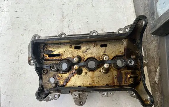 Renault Captur Rocker cam cover 132656629R