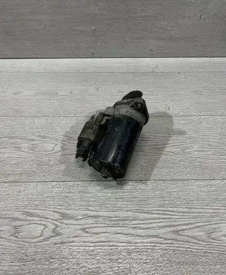 BMW 3 F30 F35 F31 Starter motor 7638194