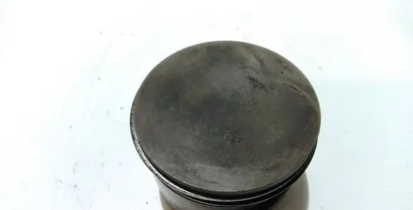 Piston