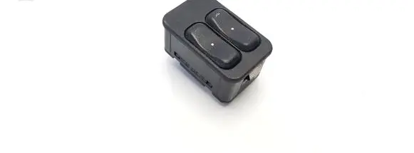 Opel Zafira A Electric window control switch 13363201