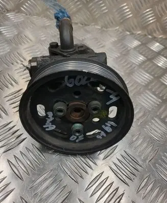 Volkswagen Golf IV Power steering pump 1J0422154A