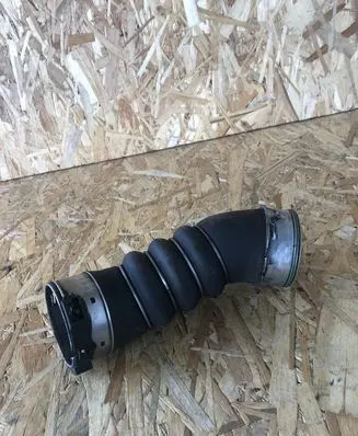BMW X6 E71 Intercooler hose/pipe 7807985 11279410