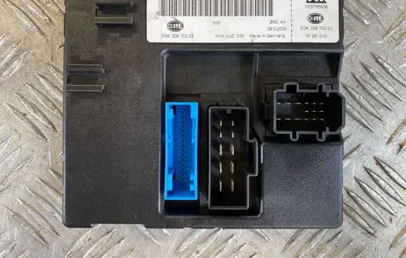 Audi A6 S6 C6 4F Light module LCM 4F0907289G 5DK00876222 4F0910289G