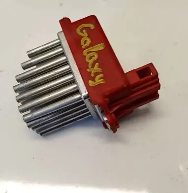 Volkswagen PASSAT B5.5 Heater blower motor/fan resistor 1J0907521