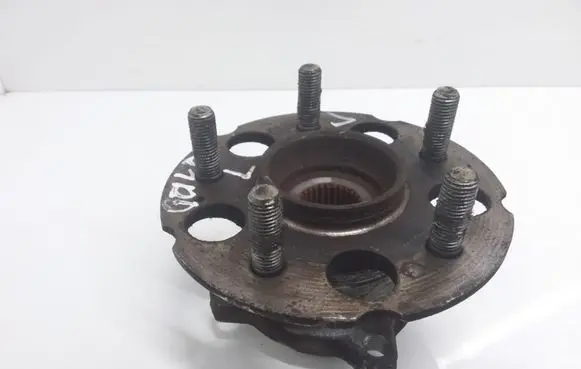Honda CR-V Rear wheel hub