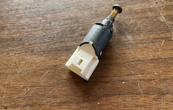 Peugeot 807 Brake pedal sensor switch 9643478880