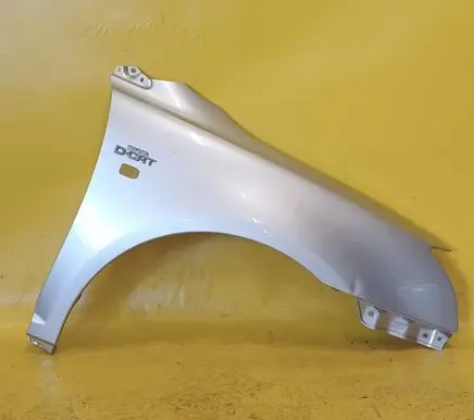 Toyota Avensis T250 Fender 