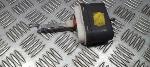 Opel Omega B1 Central locking vacuum pump 9070441482