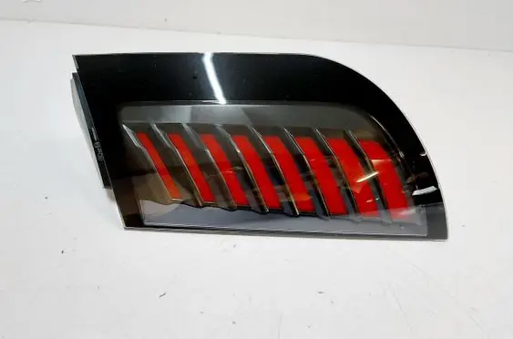 Volvo EX30 Rear/tail lights 80000415