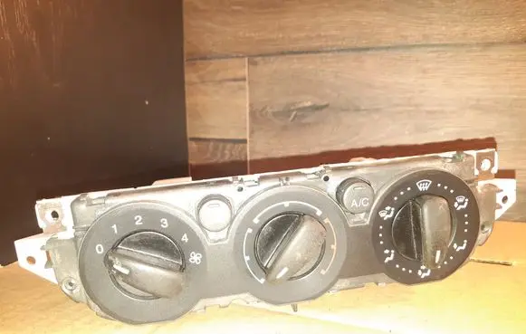 Ford Focus Climate control unit P69607320602061275 3M5T19980AD 69607320