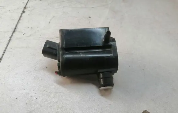 Hyundai i30 Windscreen/windshield washer pump 985101W000