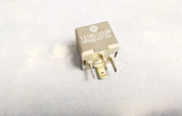 Volkswagen Golf IV Other relay 141951253B