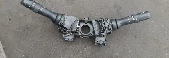 Toyota Avensis T270 Headlight wiper switch 