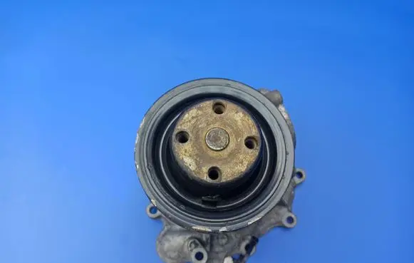 Mercedes-Benz 380 560SEC C126 Water pump 1172011201