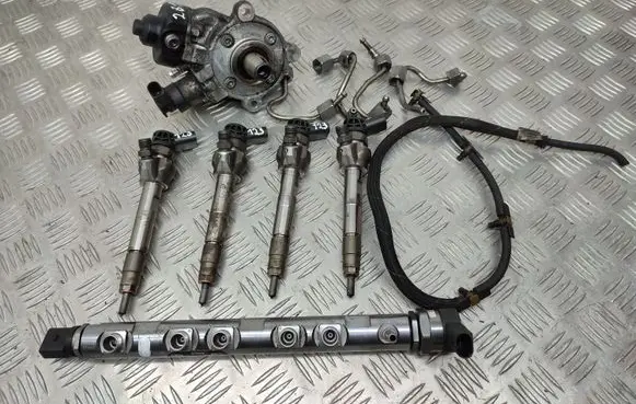 Toyota Verso Fuel injection system set 851416601 0445110599 8515060