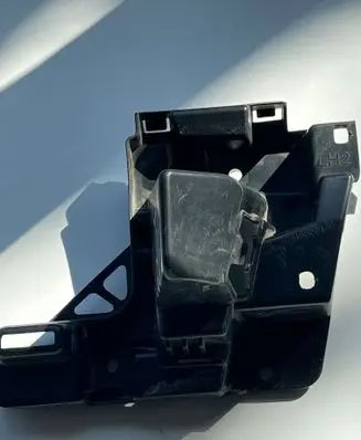 Opel Combo E Rear bumper mounting bracket 9816808180