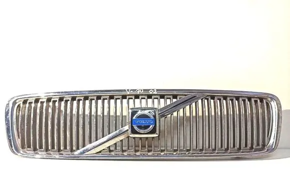 Volvo V70 Front bumper upper radiator grill 8659875